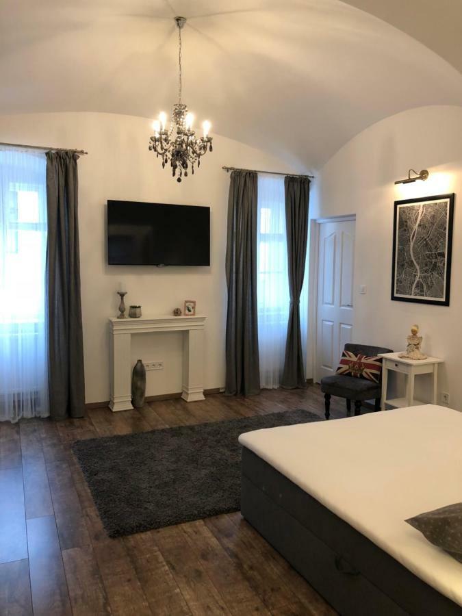 הוילה אגר Frank Apartman Deluxe מראה חיצוני תמונה